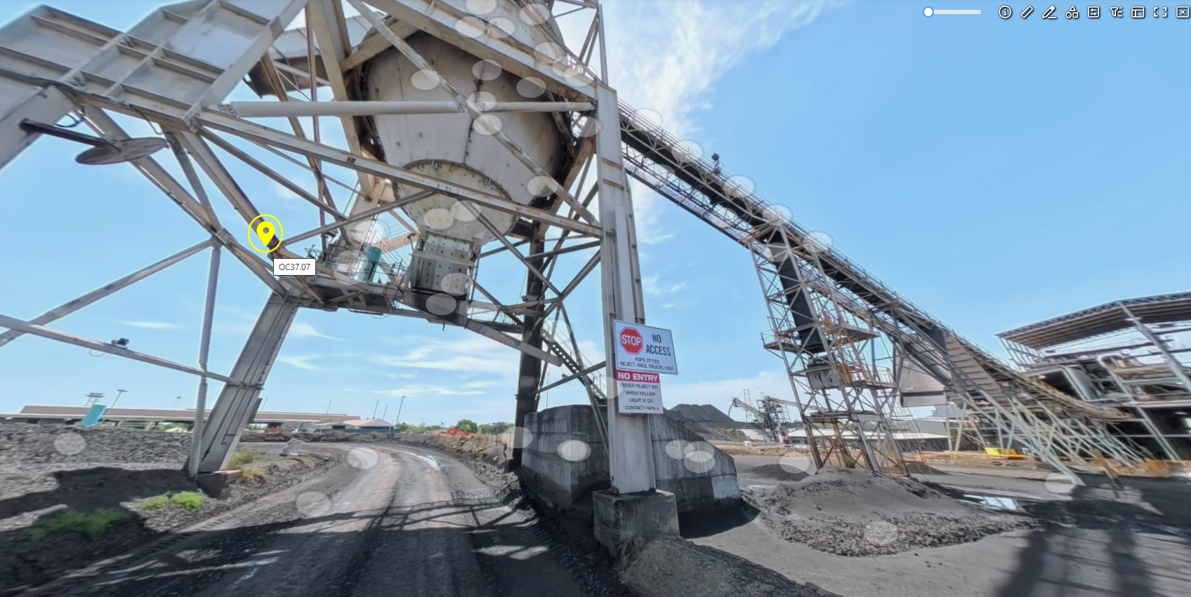 Navigable 3D digital twin with panoramic imagery of an industrial structure